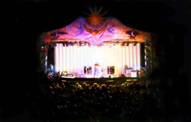 Barry McGuire bei einem Auftritt auf dem Nambassa Festival 1979.